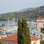 And With Parking Space Marina, Trogir - 5953 Gasthof