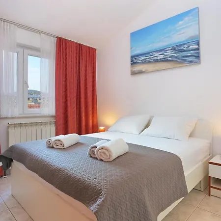 And With Parking Space Marina, Trogir - 5953 Guest house
