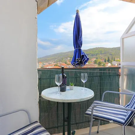Guest house And With Parking Space Marina, Trogir - 5953 Marina
